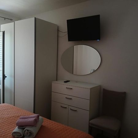 Apartments Piko2 Jelsa  Extérieur photo