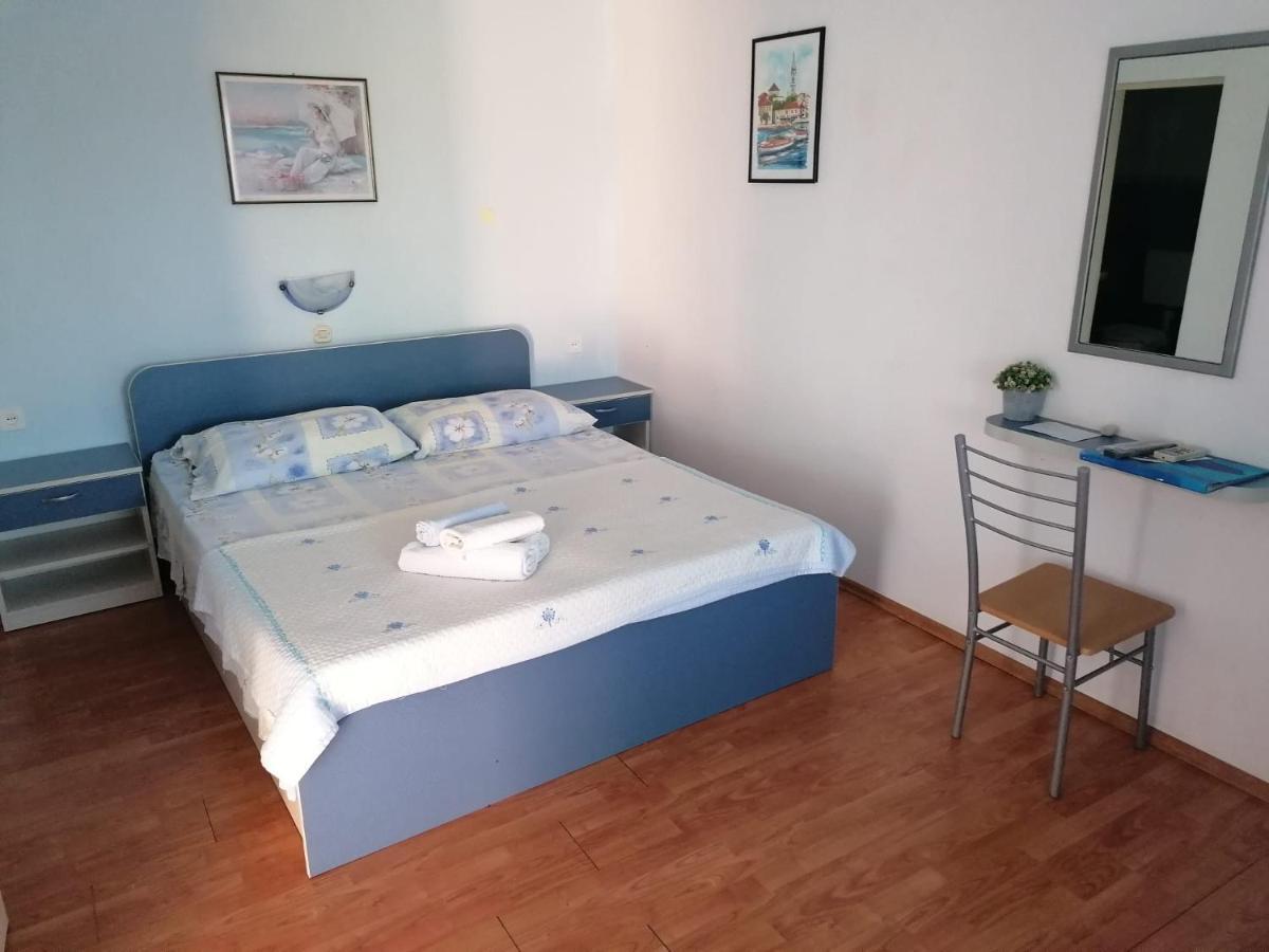 Apartments Piko2 Jelsa  Extérieur photo